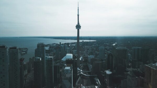 Toronto’s Detached Home Market Faces Challenges: Price Drops and Competition in 2024
